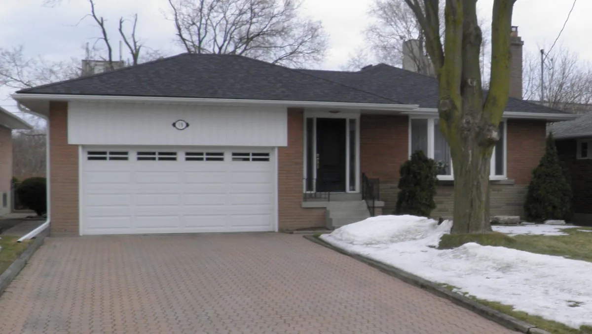While home prices have been stable and there is a balance between supply and demand, the impact of a housing market crash is difficult to assess since key data is proprietary to the big banks. (Epoch Times)