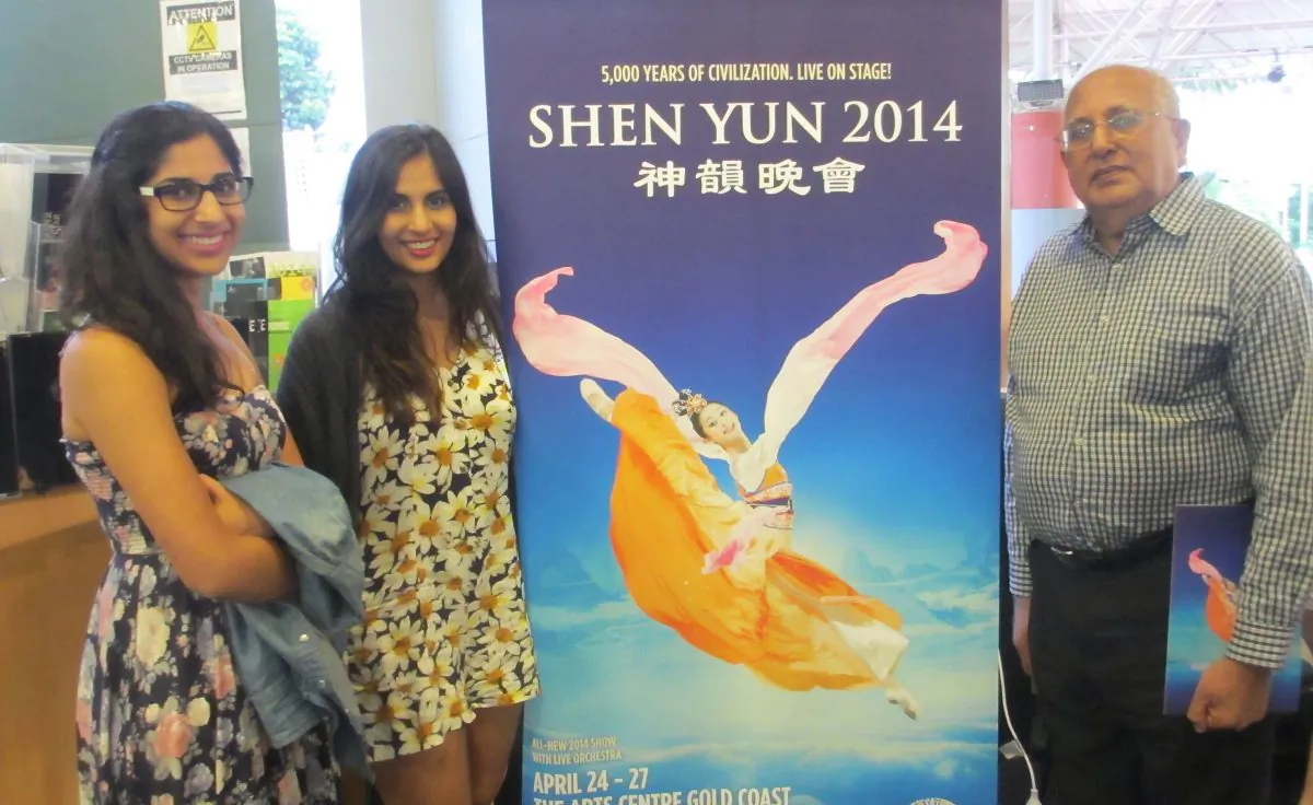 Chimen Bhoola with his granddaughters, Vidya (R) and Riya (L), enjoys Shen Yun Performing Arts at the Gold Coast's Arts Theatre, on April 27. (Terri Lee/Epoch Times) 