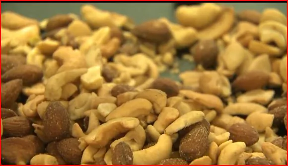 How Snacking Can Help You Lose Weight (Video)