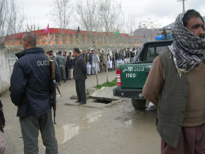 Impressive turnout: under heavy security, 7 million Afghans turned out to vote. (Liza Schuster, CC BY-SA)