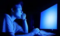 Unlike Women, Depressed Guys More Likely to Turn Into Couch Potatoes
