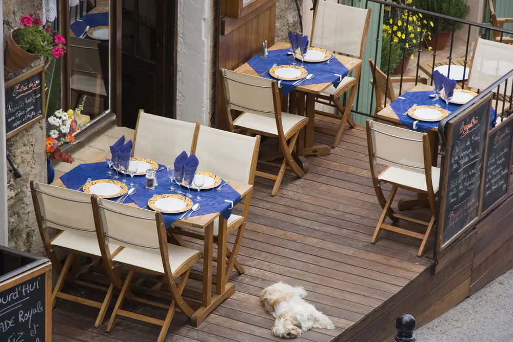 A stock photo of a French reastaurant. (*Shutterstock)
