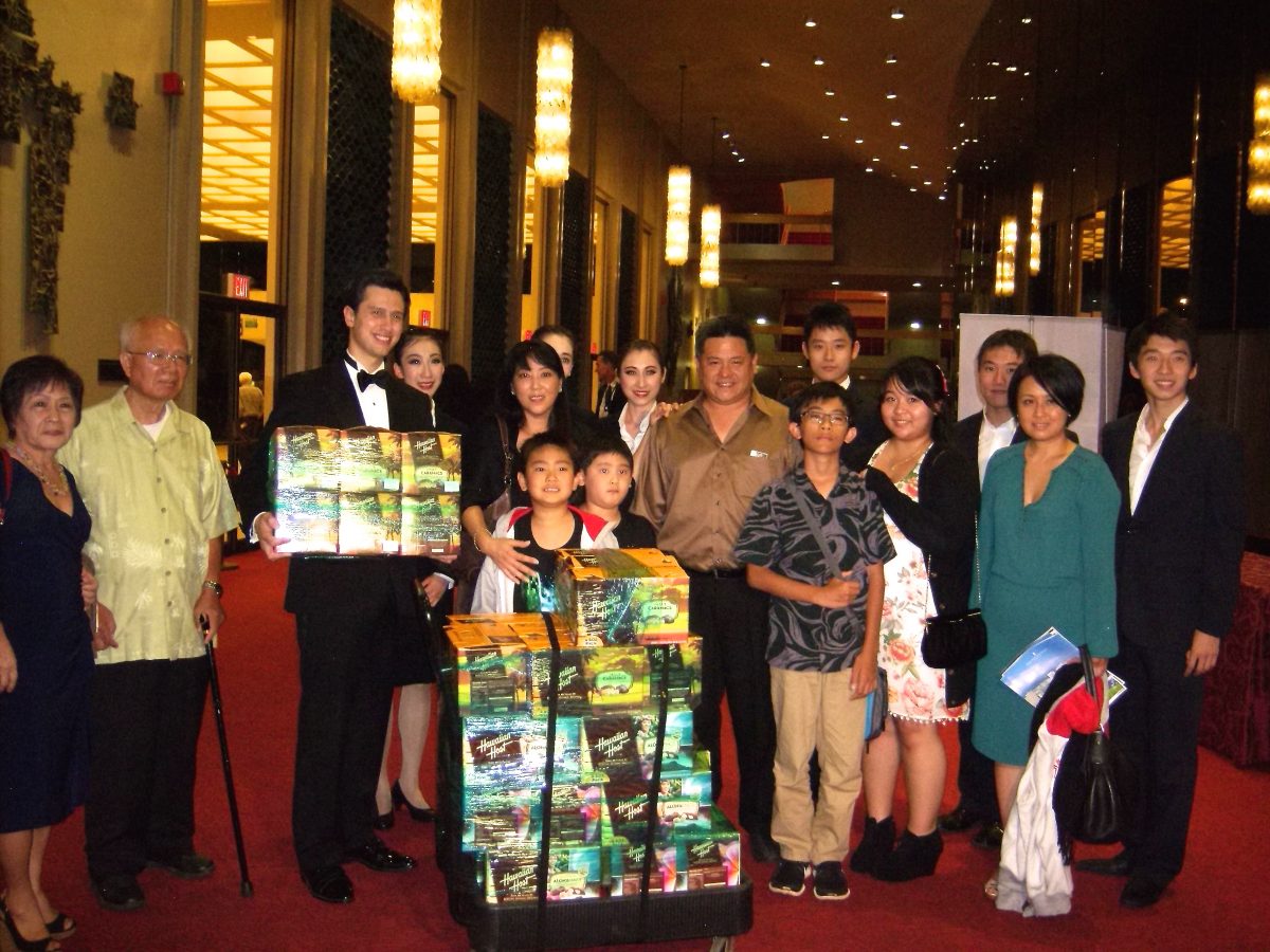 Lisa Huang with her family of 10, brought a crate of gifts for Shen Yun Performing Arts International Company artists, at the Blaisdell Concert Hall, May 7. (Lily Yu/Epoch Times)