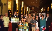 Family Brings Gifts for Shen Yun Performers