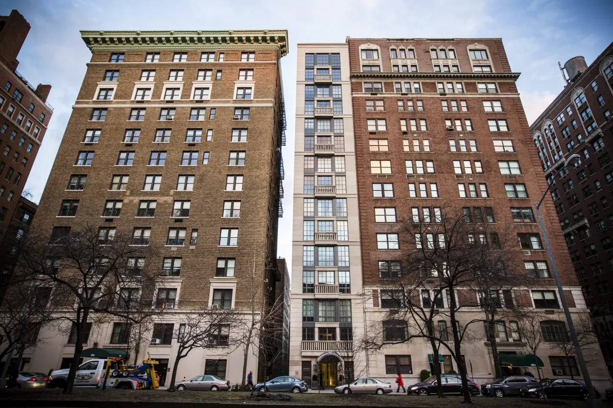985 Park Ave. on the Upper East Side, Manhattan, New York, March 20, 2014. A glassy building was built in place of a historic building while the Park Avenue Historic District application was pending. (Edward Dai/Epoch Times)