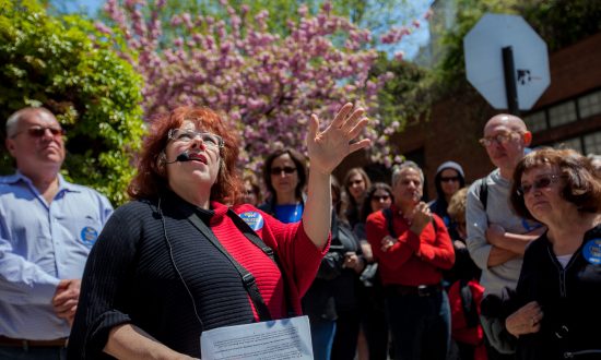 Locals Explore City in Honor of Revered Urbanist