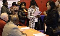 U.S. Jobless Claims Drop, Continuing Claims Lowest Since 2007 (Video)