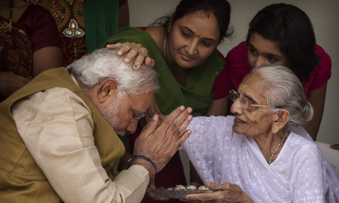 Narendra Modi Mother Age Name And Tongue Heeraben Modi Gives Narendra A Blessing At Her House Photos