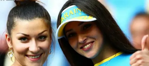 8 Ways to Get Your Girlfriend Interested in Sports