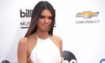 Kendall Jenner Twitter: Says She Learned Her Lesson; Deletes Instagram Photo (+Video)
