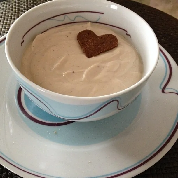 There has been a lot in the news recently about the benefits of dairy products for our health…and how it is not just good for our bones (photo by LivligaHome). 