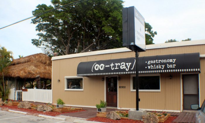 OO-TRAY Restaurant in Islamorada in the Florida Keys. The name derives from a French word, spelled phonetically, that means different. (Myriam Moran copyright 2014)
