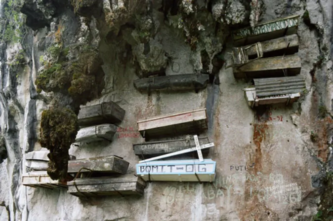 Hanging coffins in Sagada, Philippines. (Kok Leng, Maurice Yeo)
