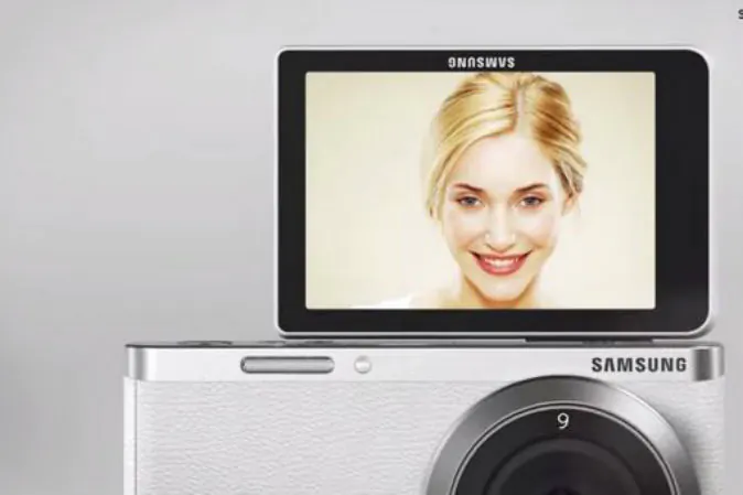 Samsung NX Mini (Screenshot/Samsung/YouTube)