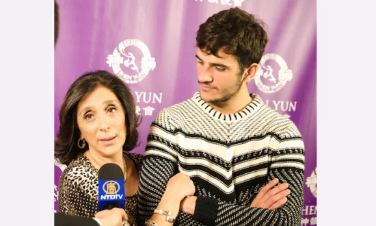 Shen Yun Wows the Buenos Aires Artists and Officials