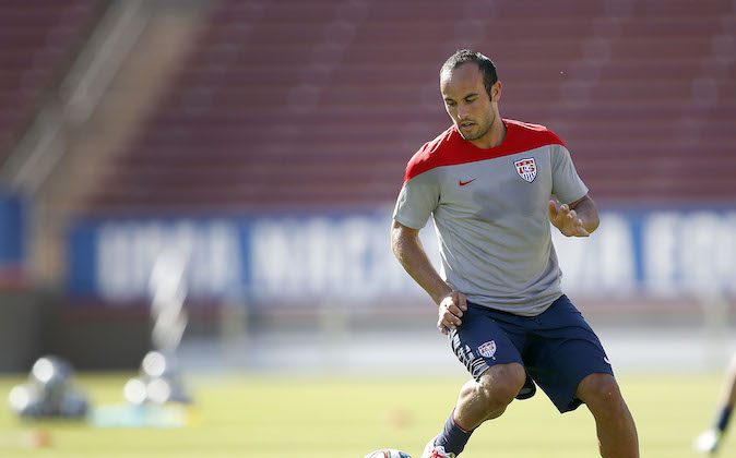 United States' Landon Donovan, controls the ball during a training session  on Wednesday, May 14, 2014, Stanford, Calif.  The US national soccer team kicked off its preparation camp at Stanford University preparing for the World Cup tournament, which gets underway in June. (AP Photo/Tony Avelar)
