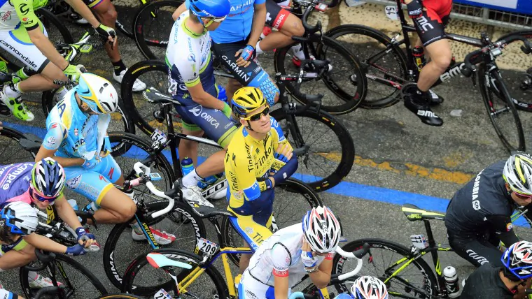 Michael Rogers (C) looks up at before the start of Stage Four of the Giro d'Italia. Rogers won Stage 11 on My 21, 2014. (www.tinkoffsaxo.com)