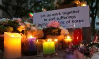 Civilian Search Diver Dies Looking for South Korea Ferry Bodies (video)