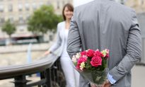 Flowers Have Powers to Change Men’s Dating Prospects, Studies Suggest