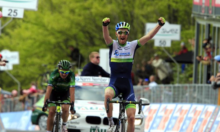 Pieter Weeening crosses the finish line at Sestola to win Stage Nine of the Giro d'Italia, May 18, 2014. (greenedgecycling.com)