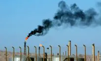 Blast Rocks South African Oil Refinery, 7 Injured