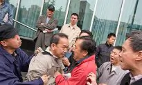 Facing Discrimination in NY, Chinese Stand for Persecuted Faith
