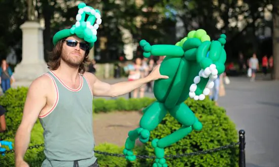 This Is New York: John Murdock, a Philosophical Balloon Man