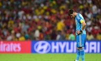Spain Out of World Cup 2014: Vargas, Aránguiz Score the Goals That Seal the 2010 Champions’ Fate