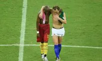 Stephane M’Bia, Sevilla Team Mate Ivan Rakitic Swap Shorts (+Video)