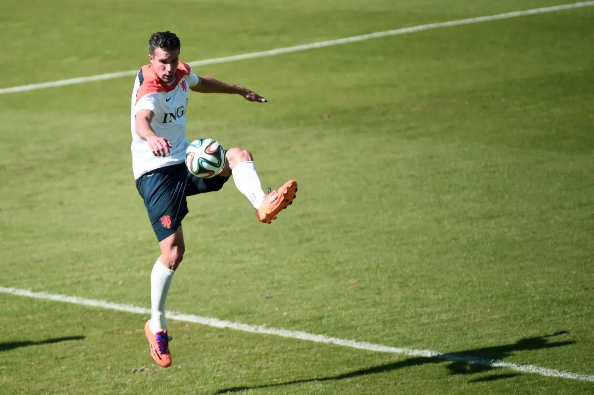 Netherlands' forward Robin van Persie takes part in a training session at the Flamengo Stadium in Rio de Janeiro on June 24, 2014 during the 2014 FIFA Football World Cup in Brazil. (DAMIEN MEYER/AFP/Getty Images)