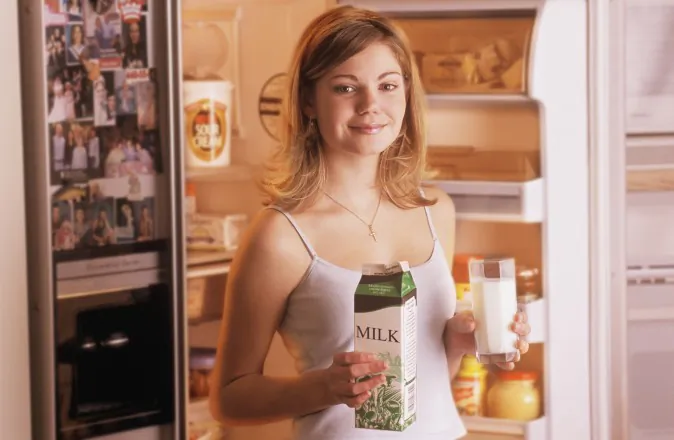 Summer is here, and for parents or teenagers it's time to stock the fridge with healthy, filling, easy-to-prepare foods. (Design Pics/Thinkstock)