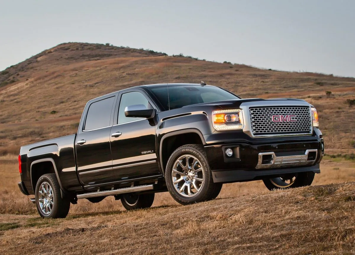 2014 GMC Sierra Denali (Courtesy of NetCarShow.com)