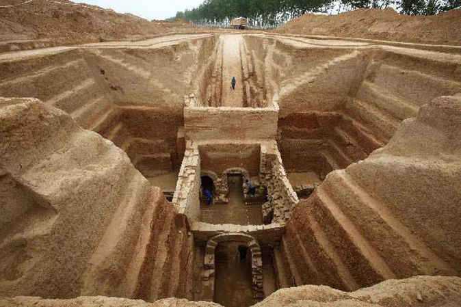 An elaborate Han Dynasty tomb. (Chinancient.com)
