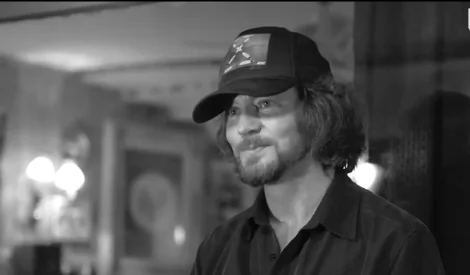 Pearl Jam Performs Cover Of ‘Let It Go’ From ‘Frozen’ (Video)