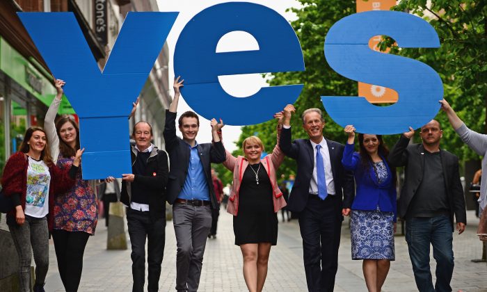 The Yes Scotland team mark the start of the regulated referendum period on May 30th, 2014 in Glasgow, Scotland. (Jeff J Mitchell/Getty Images)