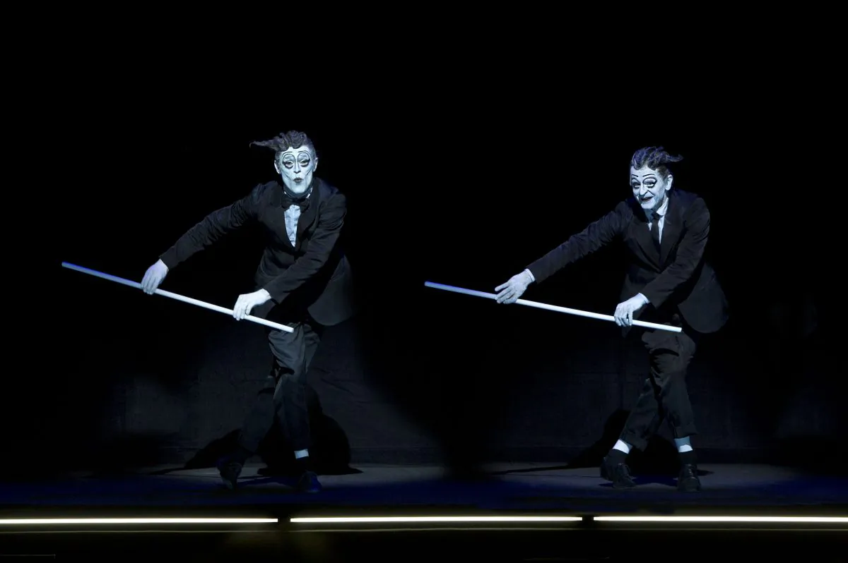 (L–R) Willem Dafoe and Mikhail Baryshnikov appear in the Robert Wilson directed “The Old Woman.” (Lucie Jansch) 