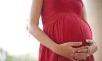 Pregnant? Avoid These Toxic Products (infographic)