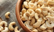 7 Health Benefits of Cashews (Infographic)