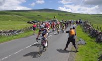 Cyclists in The Tour de France Use Acupuncture To Stay in Top Form