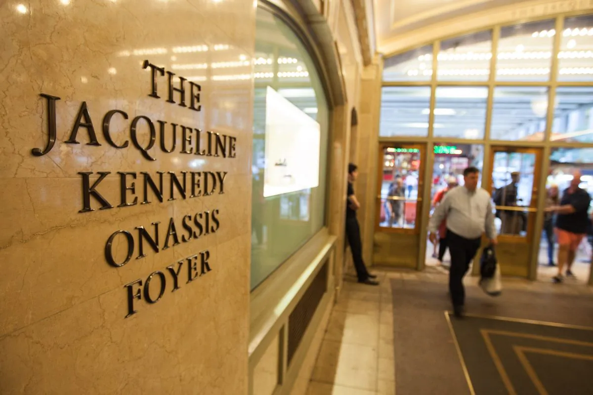 The Jacqueline Kennedy Onassis Foyer at the Grand Central Terminal, Manhattan, New York, June 30, 2014. (Petr Svab/Epoch Times)