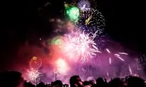 4th of July: NYC Shines With Fireworks at Brooklyn Bridge (Photo Gallery)