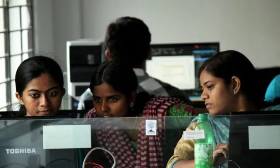 Young Indians Embrace Dating Apps Despite Social Taboos