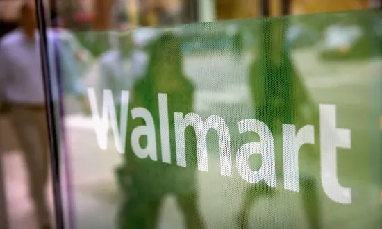 Wannabe Vigilante Chokehold-Tackles Legal Gun Owner in Florida Walmart, Gets Arrested [Video]