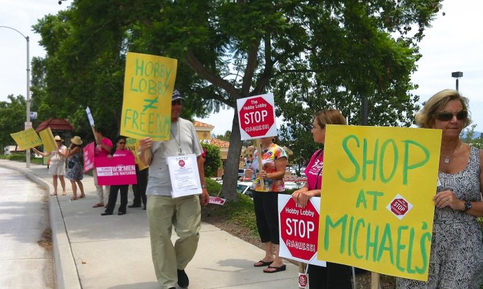 Protesters Say Hobby Lobby Violates Employees Religious Freedom The Epoch Times