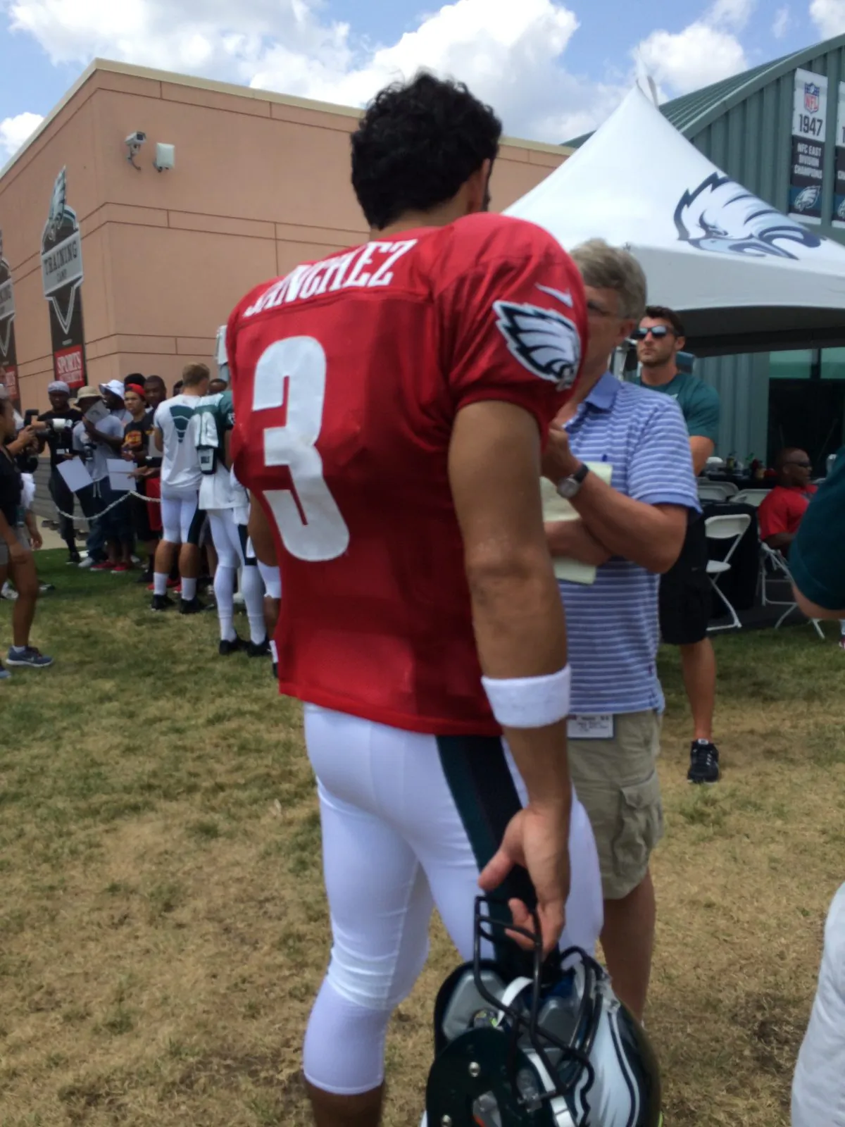 QB Mark Sanchez speaking with a reporter after training camp. Anthony Carter/ Epoch Times