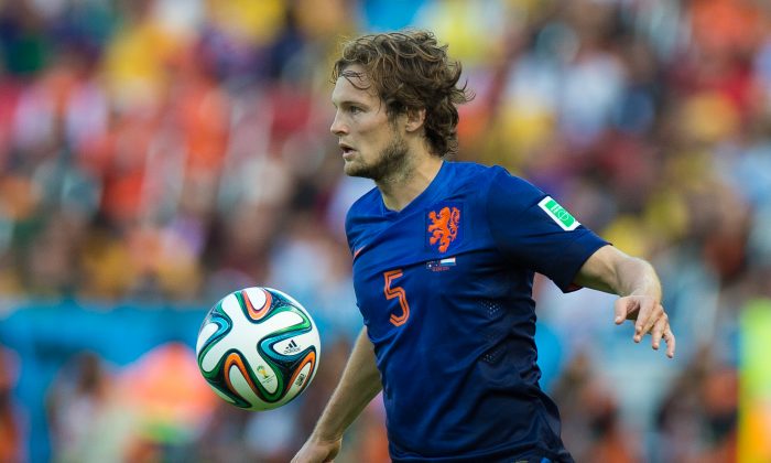 Daley Blind of Netherlands controls the ball during the 2014 FIFA World Cup Brazil Group B match between Australia and Netherlands at Estadio Beira-Rio on June 18, 2014 in Porto Alegre, Brazil. (Vinicius Costa/Getty Images)