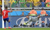 Brazil World Cup 2014: Julio Cesar Saves Brazil Against Chile, But Colombia Should Be Easier