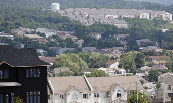 Hasidic Jews in NY Seek to Expand Enclave, Neighbors Tense