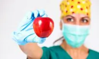 More Doctors Choosing Natural Treatments Over Pharmaceuticals