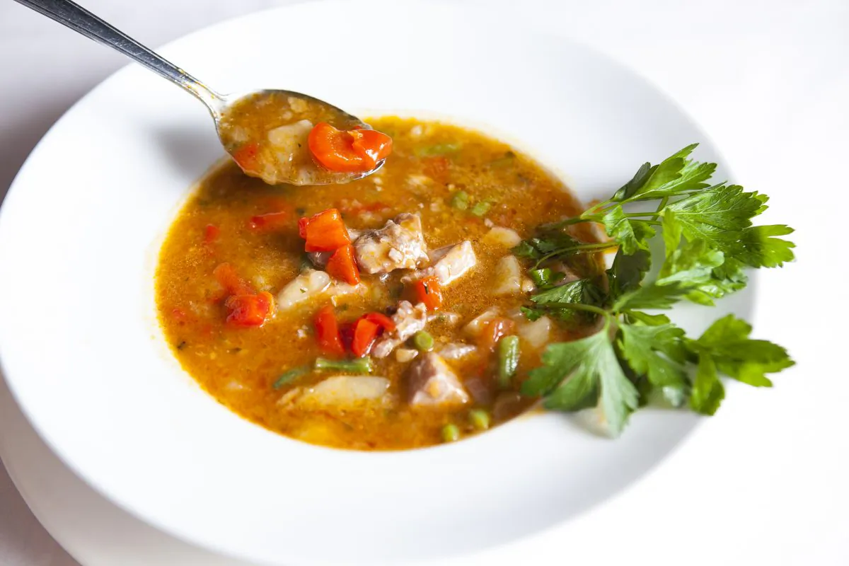 Marmitako, a Basque tuna stew with peppers and potatoes. (Samira Bouaou/Epoch Times)